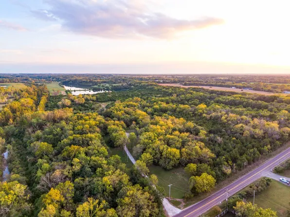 5141 SE 29th St, Tecumseh, KS 66542