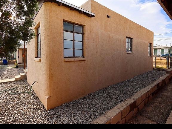 3rd image of 4027 Idalia Ave