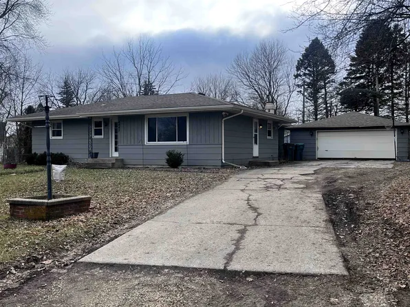4445 Clover Crest Ln, Rockford, IL 61109