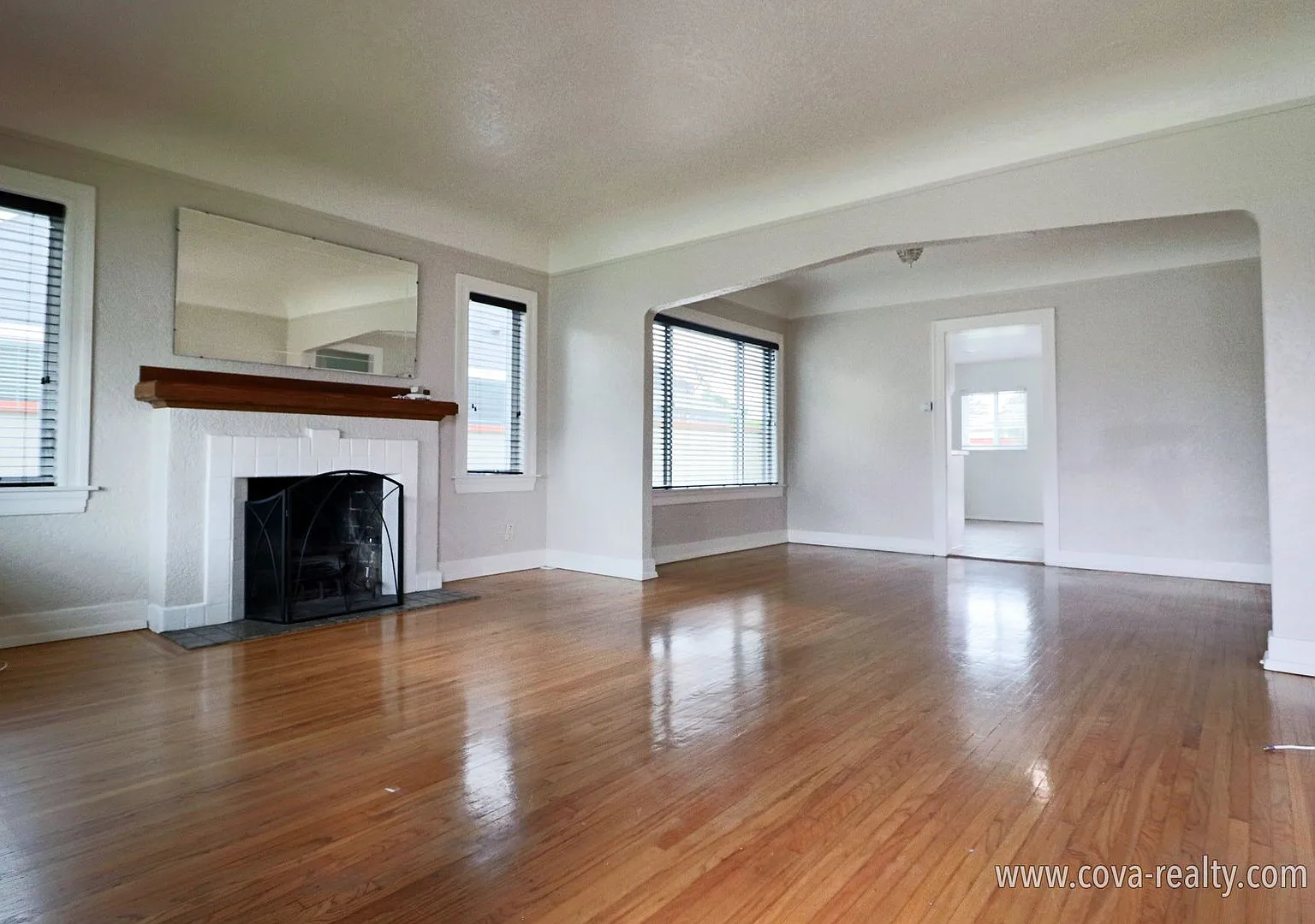 Charming Downtown Oxnard Home with Modern Amenities and Prime Location — Photo 1