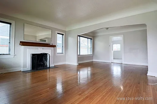 625 Palm Dr Photo 1