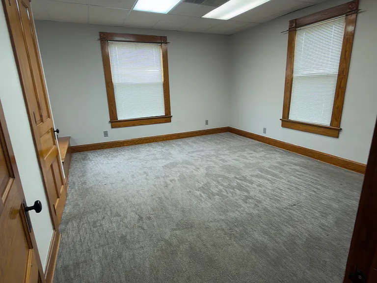 325 E Main St #2 — Photo 3