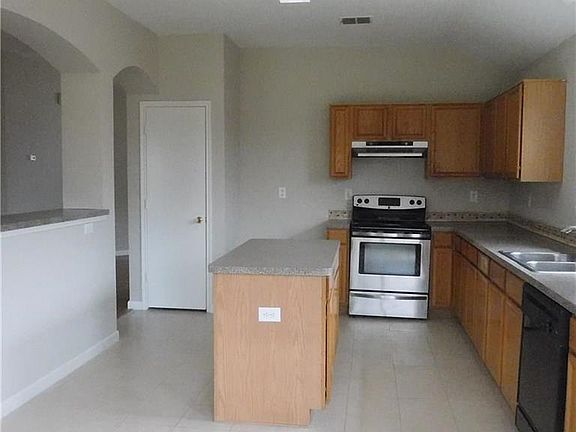4th image of 1080 Magnolia Ln