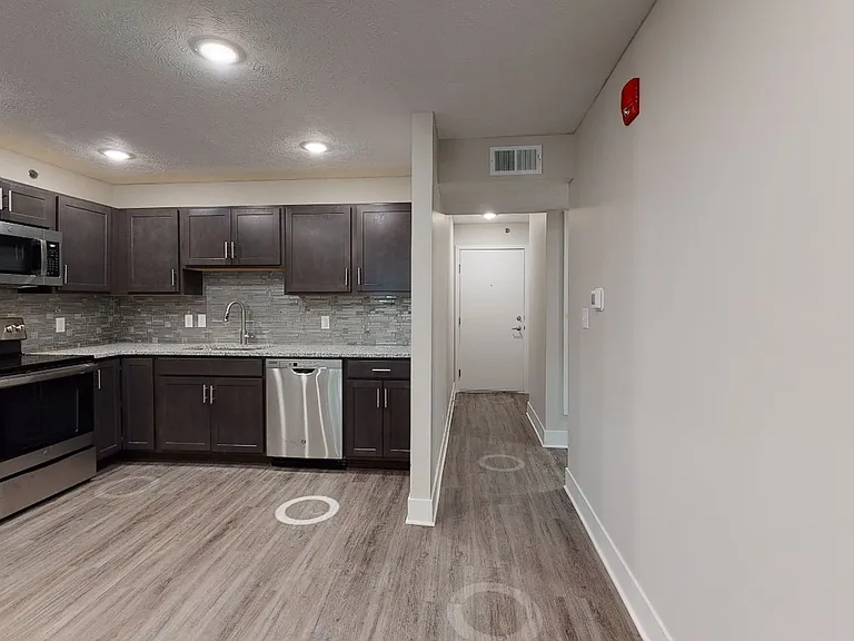4001 Holdrege St — Photo 8