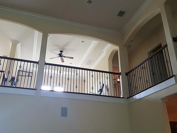 4th image of 2202 Janet Ct