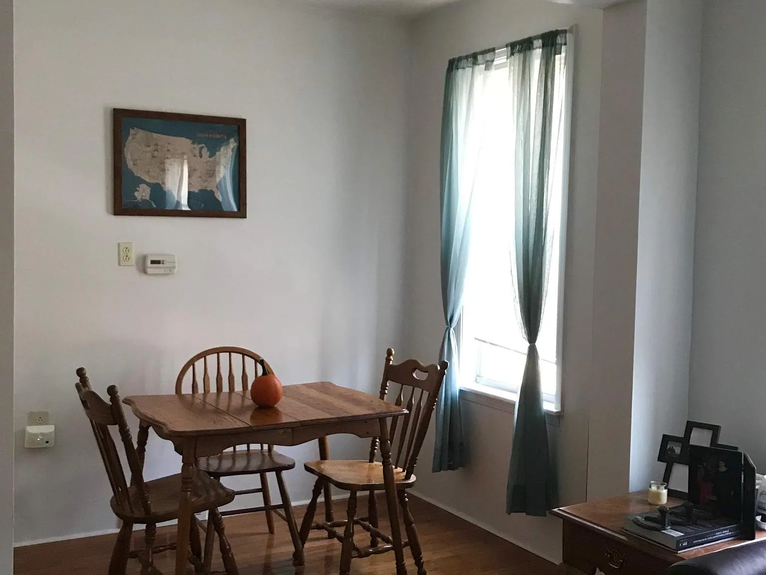 1719 Buena Vista St — Photo 2