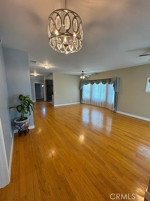 3 bed, 1215 sqft, $3,900 — Photo 3