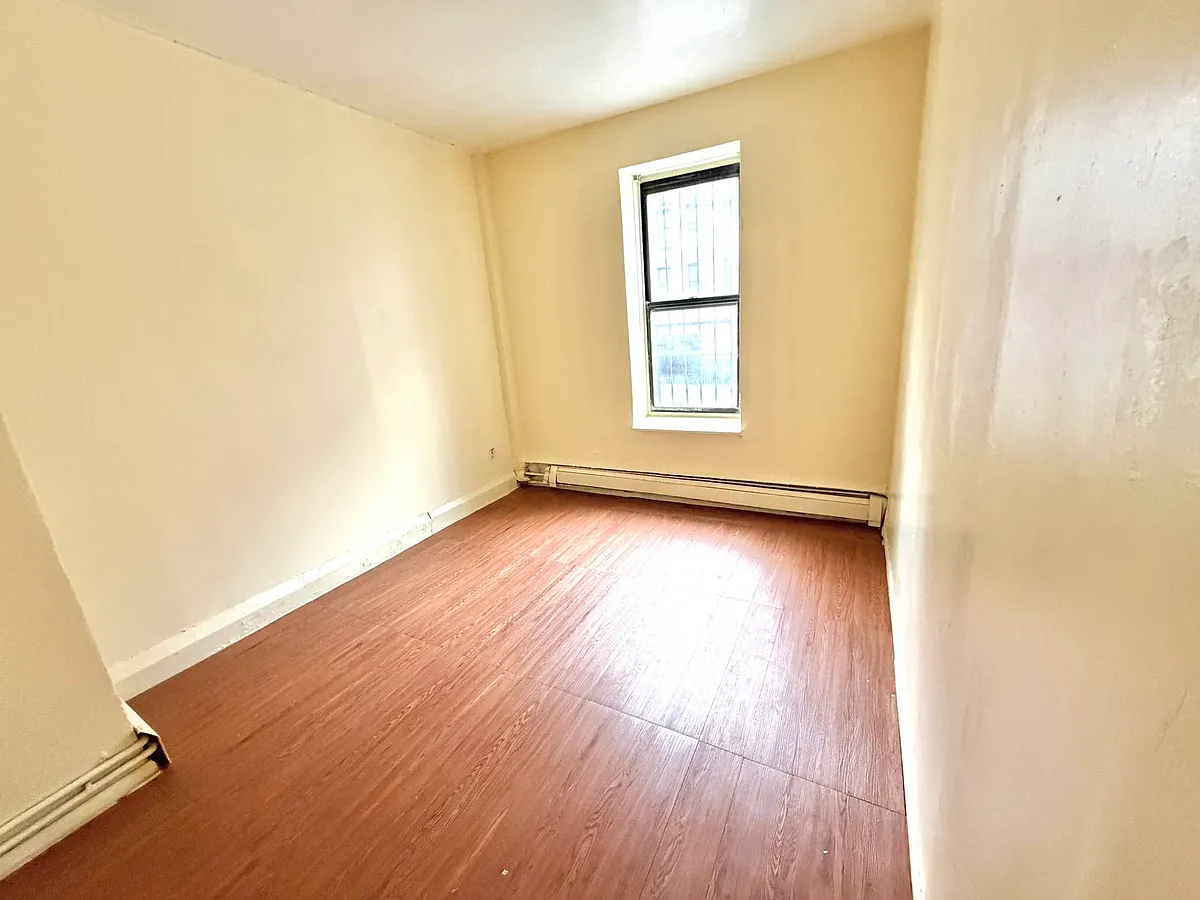 Building Photo - 333 E 150th St #31
