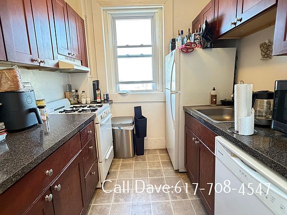 3rd image of 18 Quint Ave Suite 3