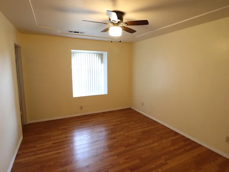 160 W Portland Ave — Photo 13