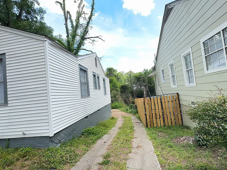 4052 N State St — Photo 14