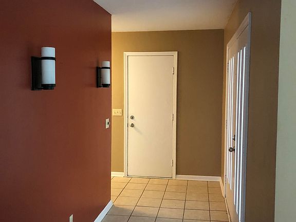5th image of 3430 Cheyenne Dr SW