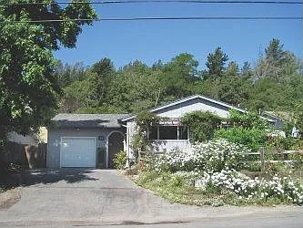 23 Blake Ave photo 1