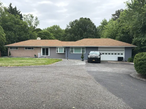 2112 Foulk Rd, Wilmington, DE 19810