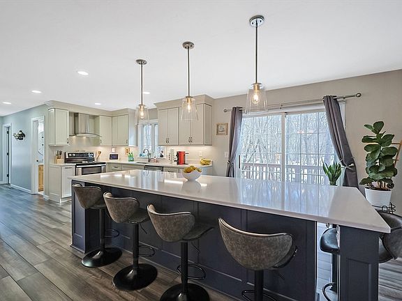 5th image of 16 Heron Ln