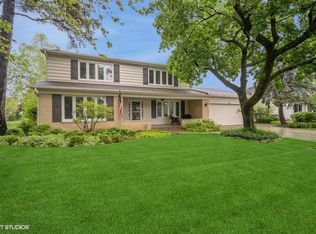 3016 White Pine Dr, Northbrook, IL