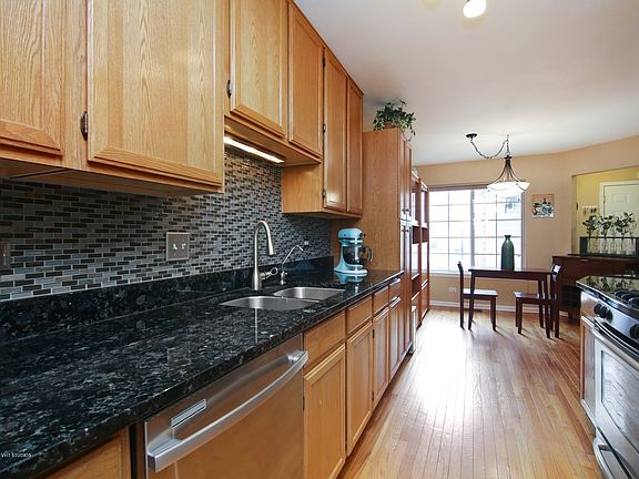 4th image of 1528 N Saint Marks Pl