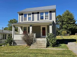 1022 W Cumberland Rd, Bluefield, WV 24701