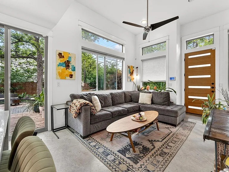 2601 Willow St #B — Photo 4