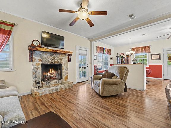 3rd image of 2221 Basin Central Rd