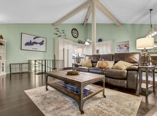 519 Bristol Oak Ct #B, Fontana, WI 53125