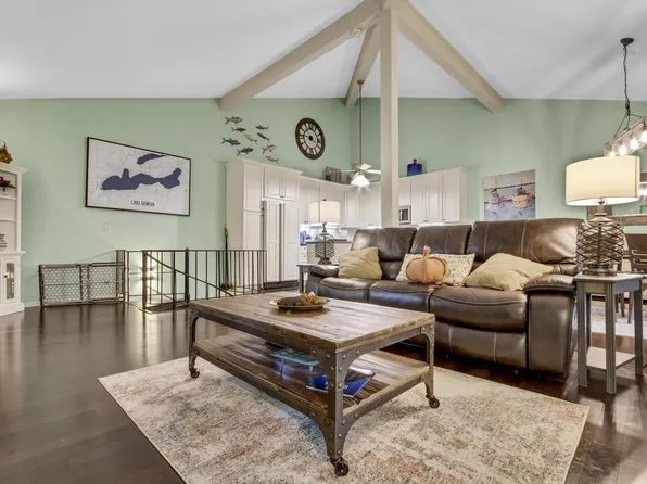 519 Bristol Oak COURT #B, Fontana, WI 53125