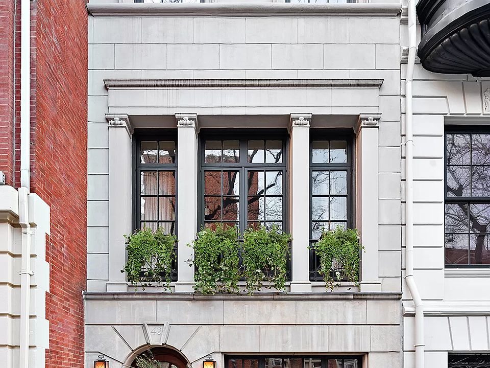 1st image of 42 E 81st St