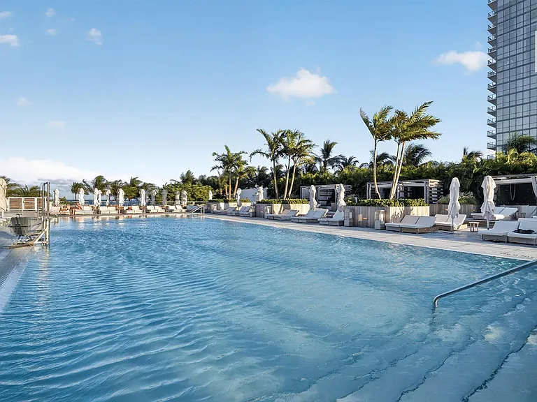 2301 Collins Ave #14 — Photo 34