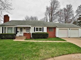 3217 N Linnhill Ct, Peoria, IL 61604