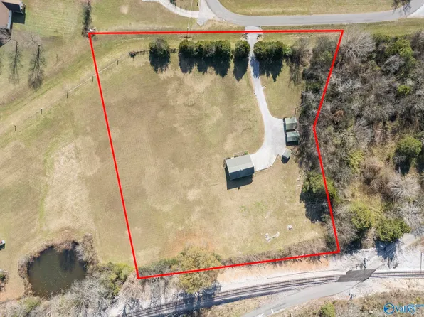 391 Robinwood Ln, Woodville, AL 35776