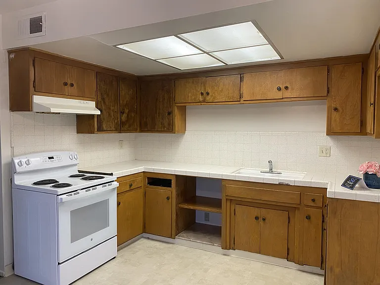 1308 Ensenada Dr — Photo 3