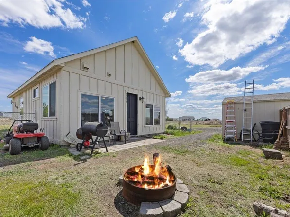 38180 Fitness Ln E, Davenport, WA 99122