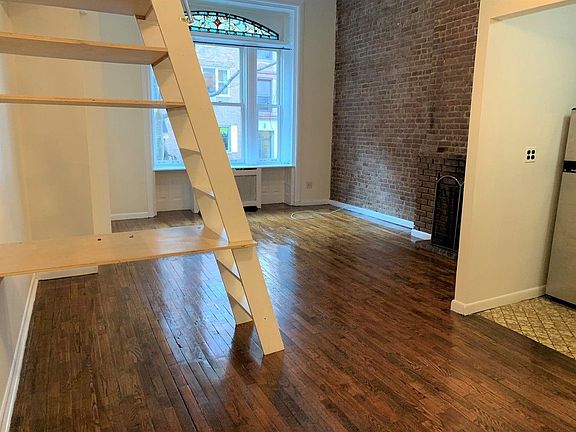 3rd image of 61 W 73rd St APT 1A