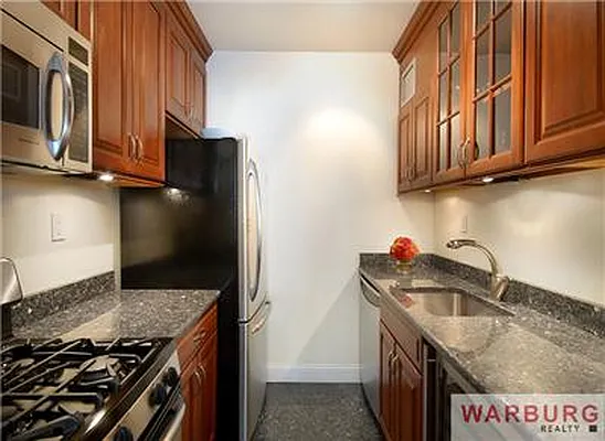 Sold by Warburg | media 4