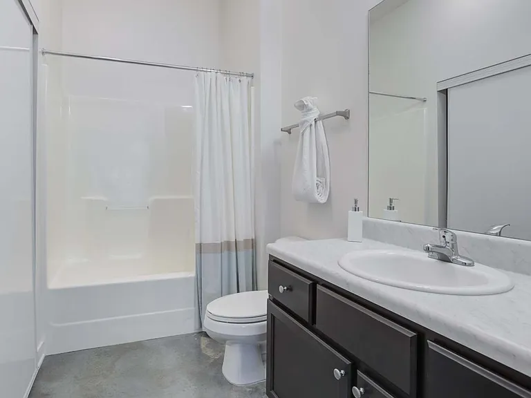 Canalside Lofts — Photo 8