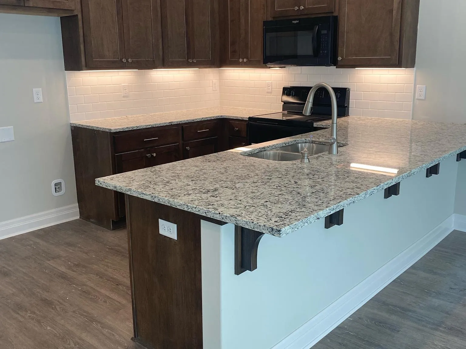3 bed, 1275 sqft, $1,550 — Photo 2