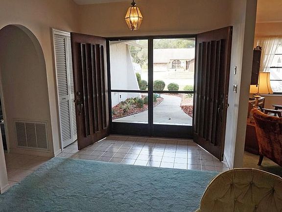 2nd image of 10131 Briar Cir