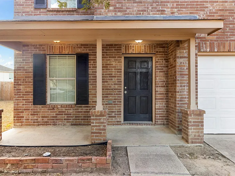 3611 Robwood Ct — Photo 2
