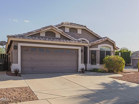3rd image of 535 W MURIEL Drive
