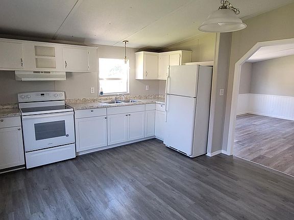 4th image of 3525 Island Oaks S