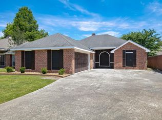 202 Riesling Cir, Broussard, LA 70518