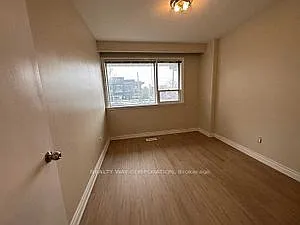 579 Sheppard Ave E — Photo 8