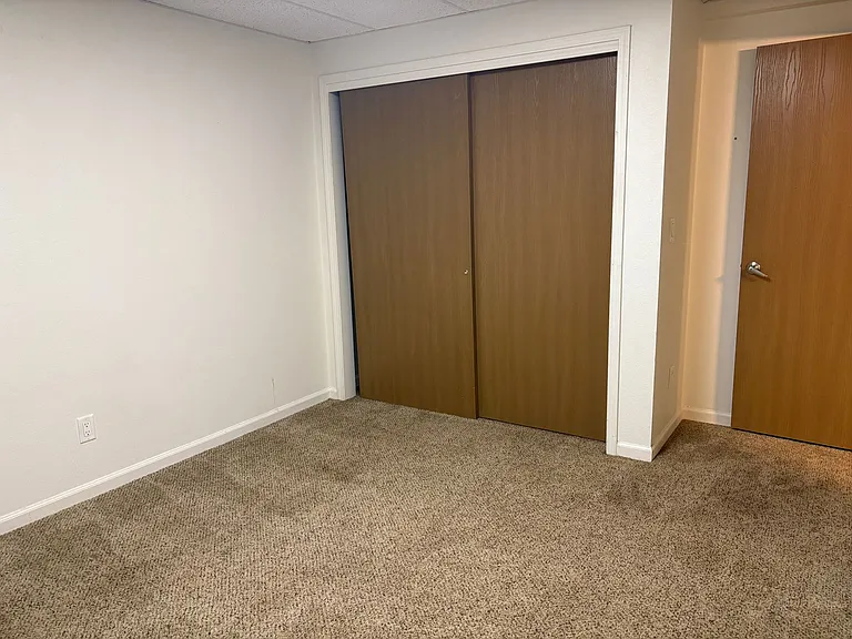711 Clark Street Duplex — Photo 16