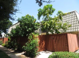 1700 Embassy Dr APT 708, West Palm Beach, FL 33401