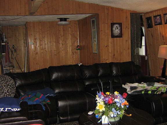 4th image of 8285 Donna Lou Dr
