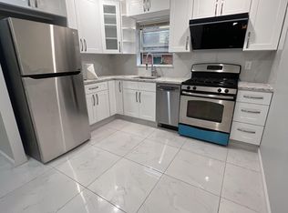 15-42 Utopia Pkwy FLOOR 1, Whitestone, NY 11357