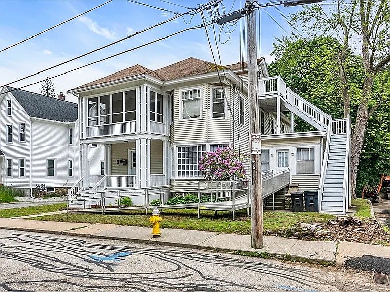 1st image of 213 Marcy St #1