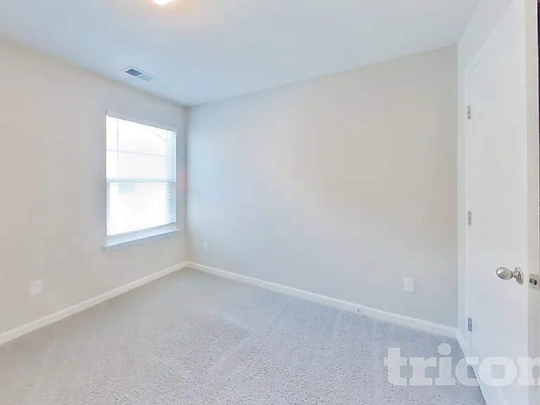 403 Riverwood Ct — Photo 11