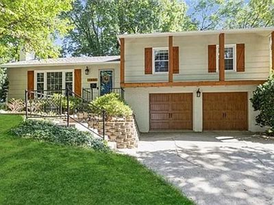 7601 Fairway St, Prairie Village, KS, 66208