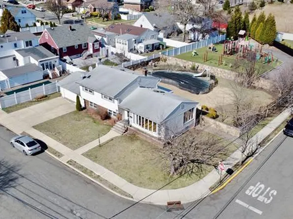 11 Gail Pl, Secaucus, NJ 07094